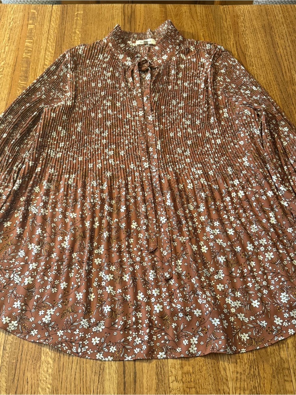 Max Studio 1X floral plissé blouse, size 1X